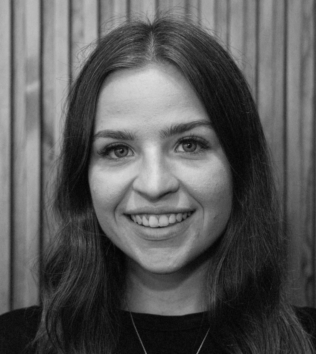 Laura Taylor.jpg